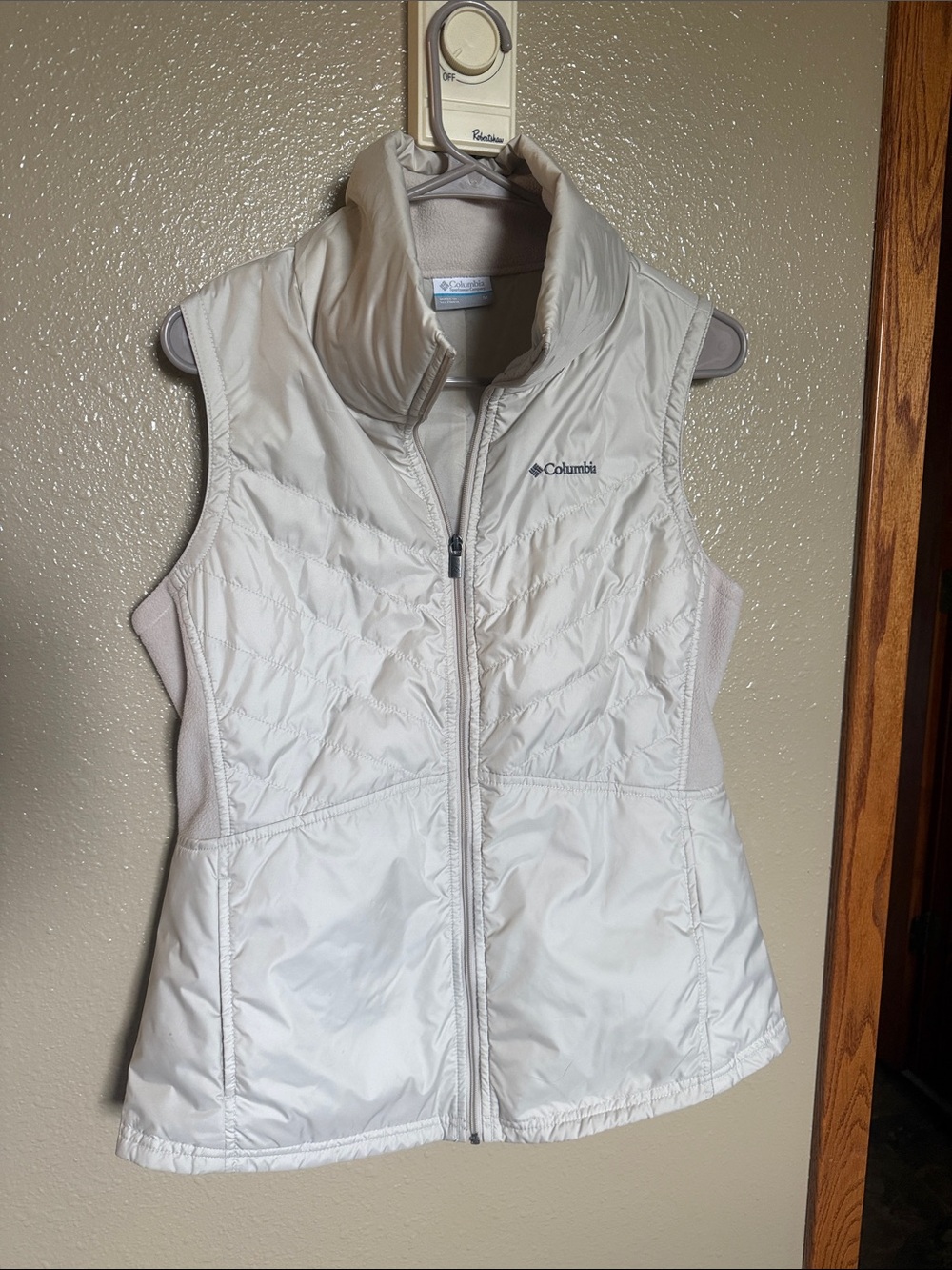 Columbia Women's Quilted Vest — Cream/White